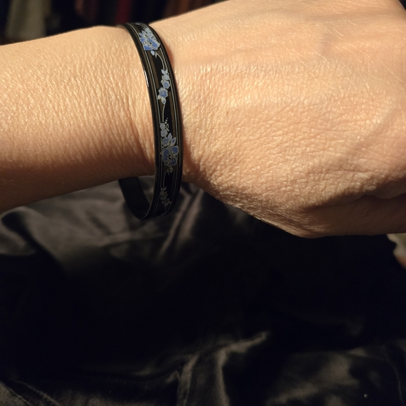 Michaela Frey Team Black Enamel With Blue Morning Glory's Signed Bangle - Picture 5 of 8